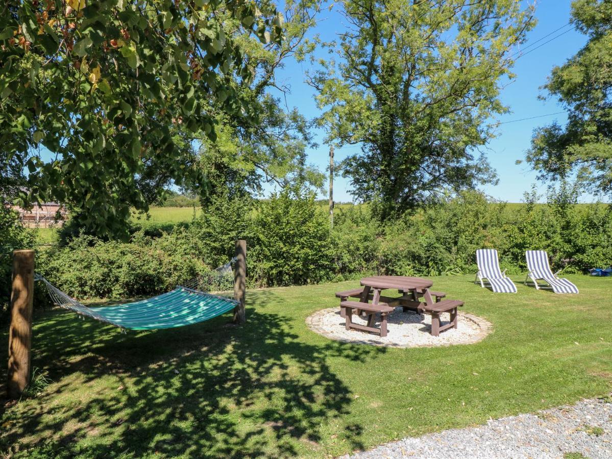 The Den, Bank Top Farm Ashbourne  Exterior photo